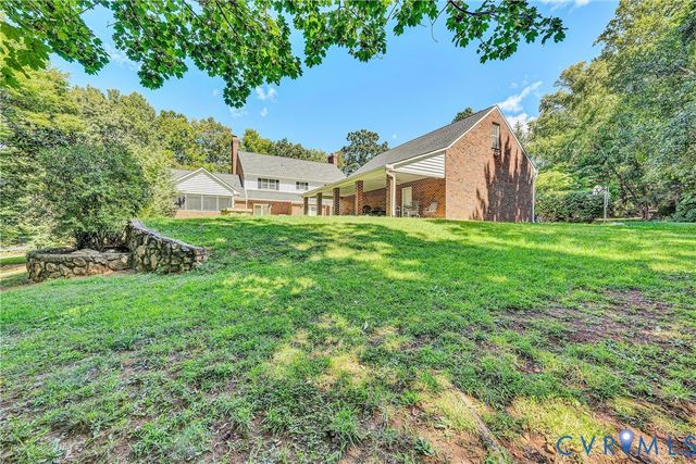 77 Gloucester Ct, Troutville, VA 24175
