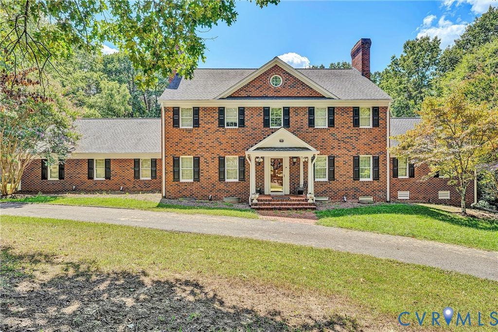 77 Gloucester Ct, Troutville, VA 24175