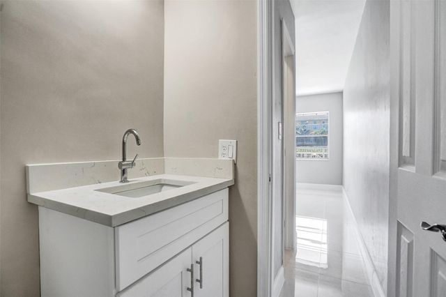 701 Pine Drive 104, Pompano Beach, FL 33060