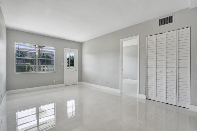 701 Pine Drive 104, Pompano Beach, FL 33060