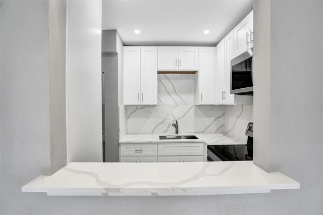 701 Pine Drive 104, Pompano Beach, FL 33060