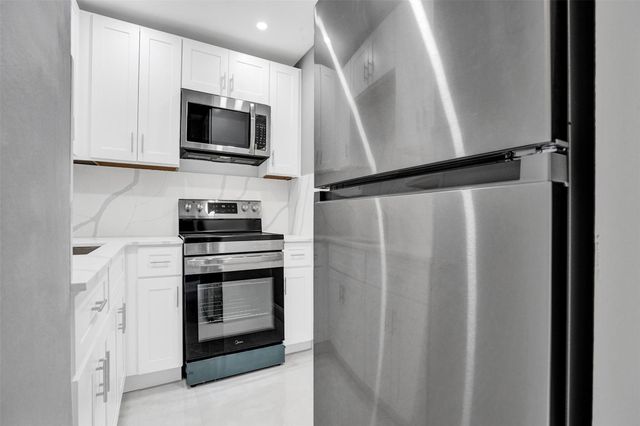 701 Pine Drive 104, Pompano Beach, FL 33060