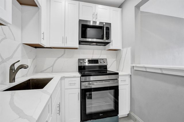 701 Pine Drive 104, Pompano Beach, FL 33060