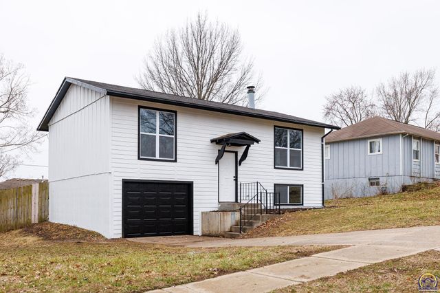 3732 SE Fremont St, Topeka, KS 66609