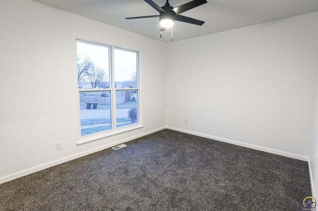 3732 SE Fremont St, Topeka, KS 66609