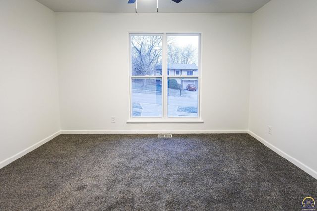 3732 SE Fremont St, Topeka, KS 66609