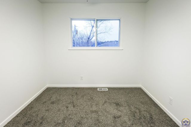 3732 SE Fremont St, Topeka, KS 66609