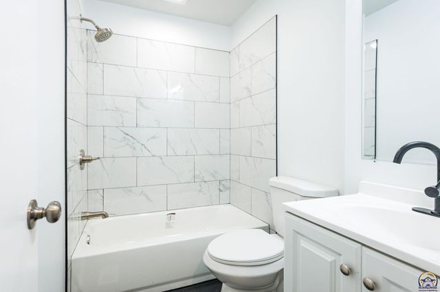 3732 SE Fremont St, Topeka, KS 66609