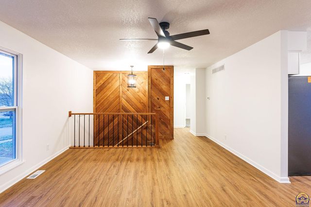 3732 SE Fremont St, Topeka, KS 66609