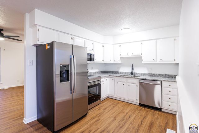 3732 SE Fremont St, Topeka, KS 66609