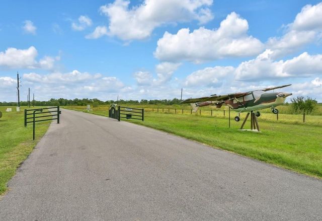 7787 Meteor Drive, Sealy, TX 77474