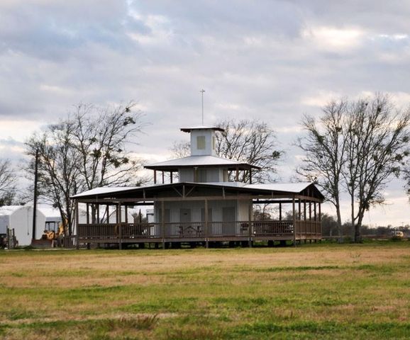 7787 Meteor Drive, Sealy, TX 77474