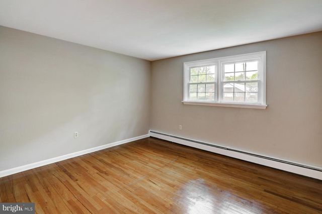 1907 ROBINDALE AVE, Lancaster, PA 17601