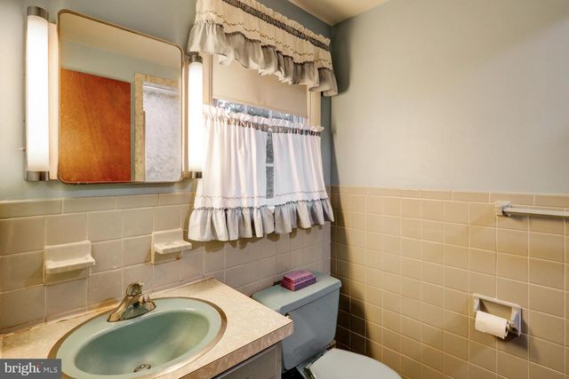 1907 ROBINDALE AVE, Lancaster, PA 17601