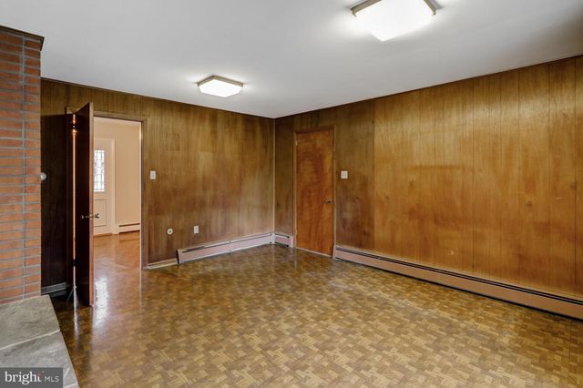 1907 ROBINDALE AVE, Lancaster, PA 17601