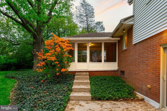 1907 ROBINDALE AVE, Lancaster, PA 17601