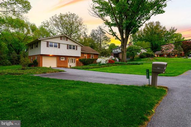 1907 ROBINDALE AVE, Lancaster, PA 17601