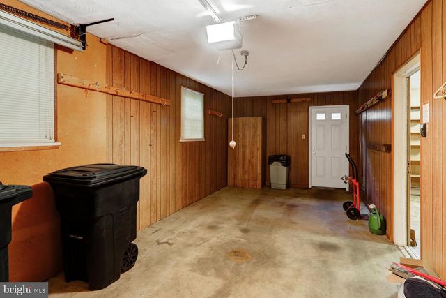 1907 ROBINDALE AVE, Lancaster, PA 17601