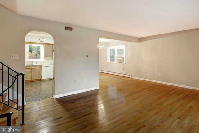 1907 ROBINDALE AVE, Lancaster, PA 17601