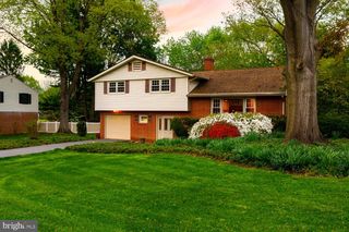 1907 ROBINDALE AVE, Lancaster, PA 17601