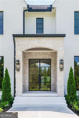 290 Christopher Robin Road, Alpharetta, GA 30005