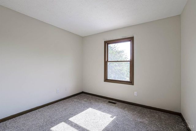 2708 Bradford Drive, Middletown, OH 45044