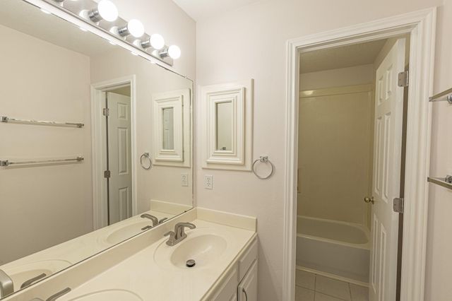 11411 Old Mission Road, Houston, TX 77095