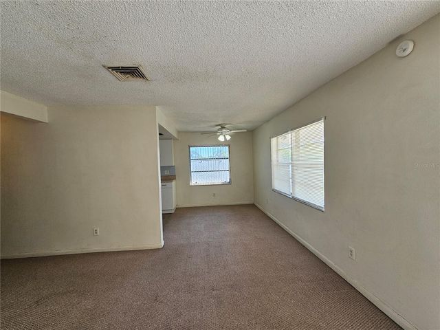 209 NW JEFFERSON CIRCLE N 15, St Petersburg, FL 33702