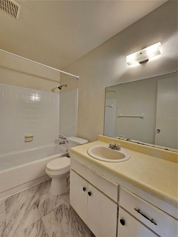 209 NW JEFFERSON CIRCLE N 15, St Petersburg, FL 33702
