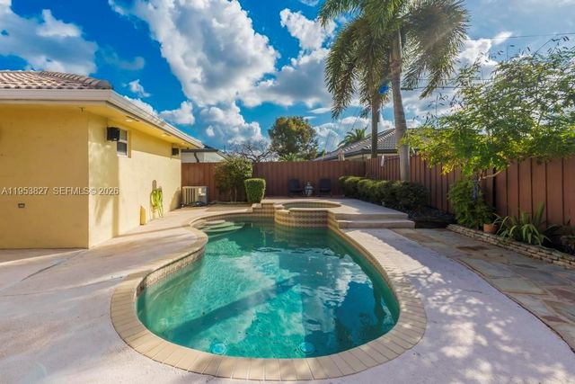 4370 SW 82nd Ave, Miami, FL 33155