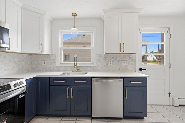 216 Toledo Avenue, Pawtucket, RI 02860