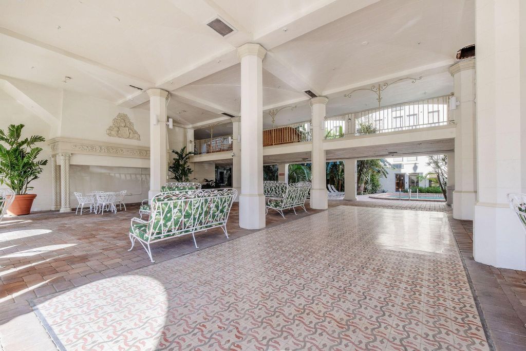 Image 20 of property listing at 235 Sunrise Avenue 3006, Palm Beach, FL 33480