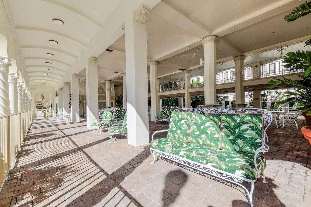 Image 21 of property listing at 235 Sunrise Avenue 3006, Palm Beach, FL 33480