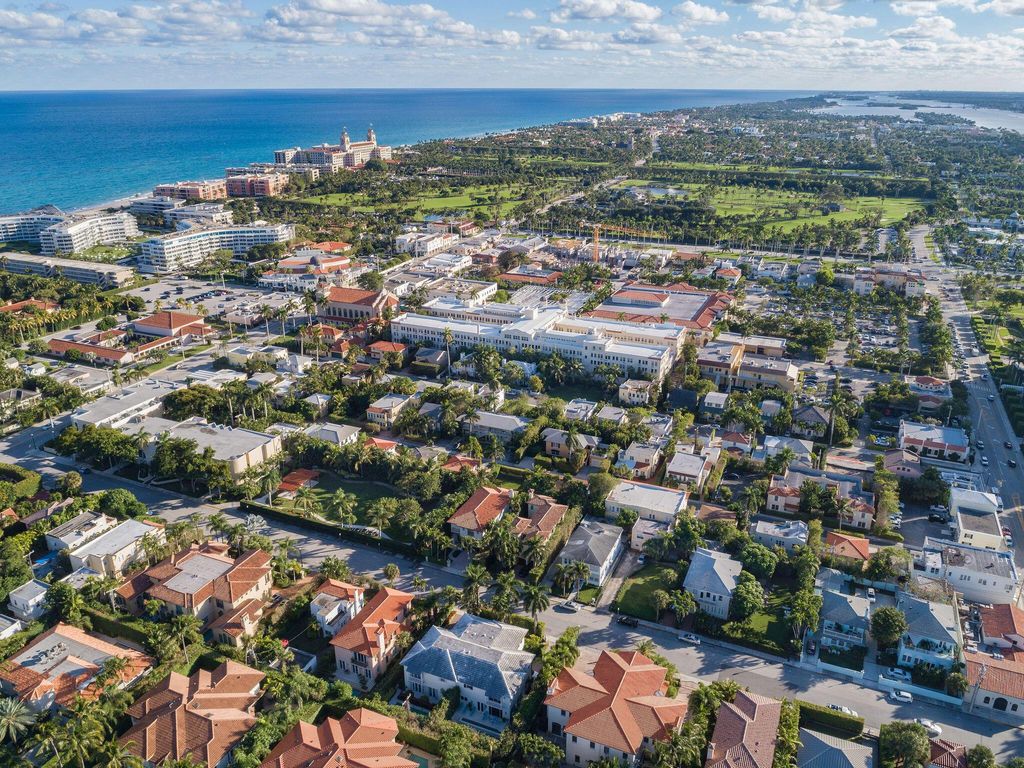 Image 28 of property listing at 235 Sunrise Avenue 3006, Palm Beach, FL 33480