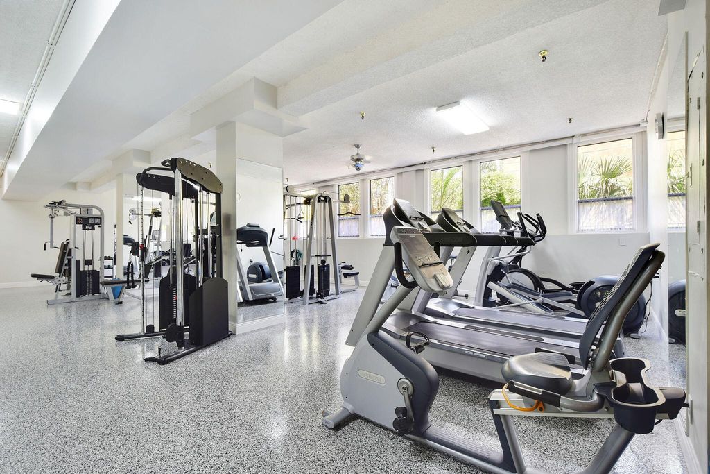 Image 30 of property listing at 235 Sunrise Avenue 3006, Palm Beach, FL 33480