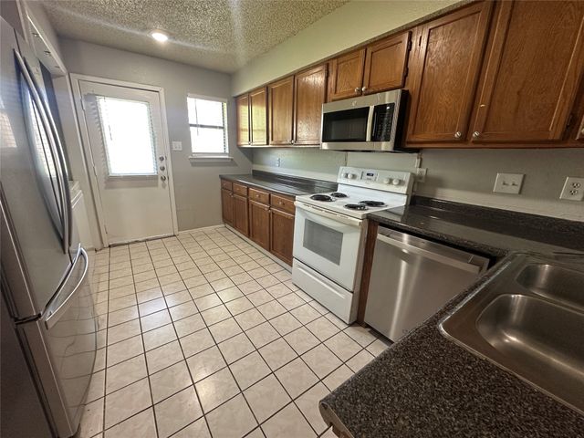 1021 Vera Court, Irving, TX 75060