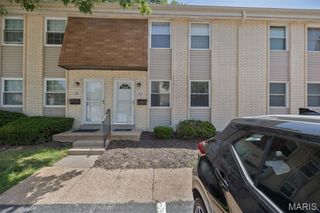 164 Burtonwood Drive, Ballwin, MO 63011