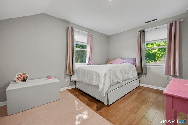 8 Wildmere Lane, Norwalk, CT 06851