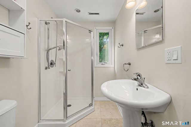 8 Wildmere Lane, Norwalk, CT 06851