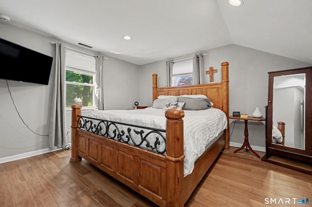 8 Wildmere Lane, Norwalk, CT 06851