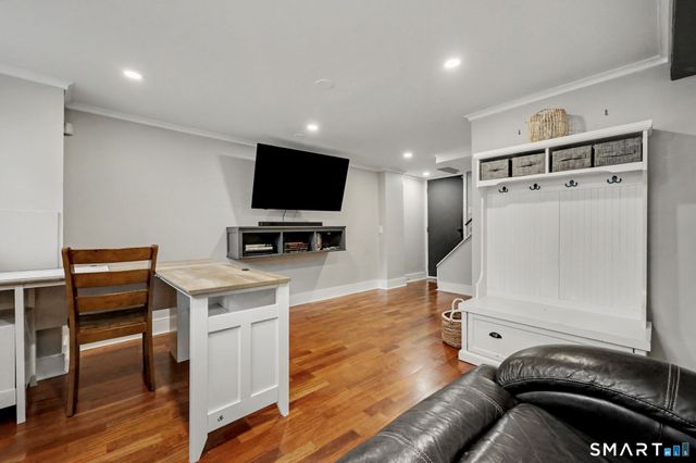 8 Wildmere Lane, Norwalk, CT 06851