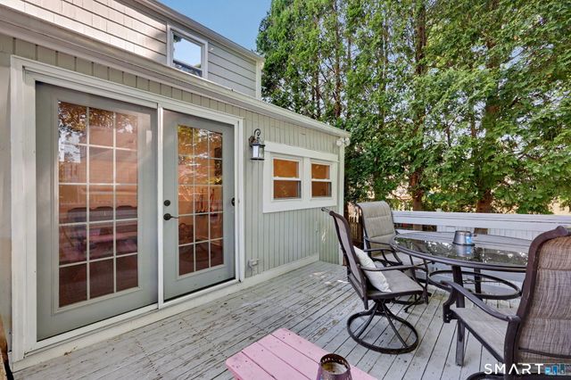 8 Wildmere Lane, Norwalk, CT 06851