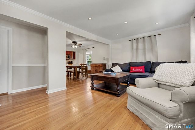 8 Wildmere Lane, Norwalk, CT 06851