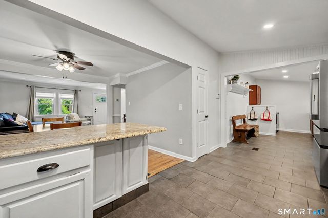 8 Wildmere Lane, Norwalk, CT 06851