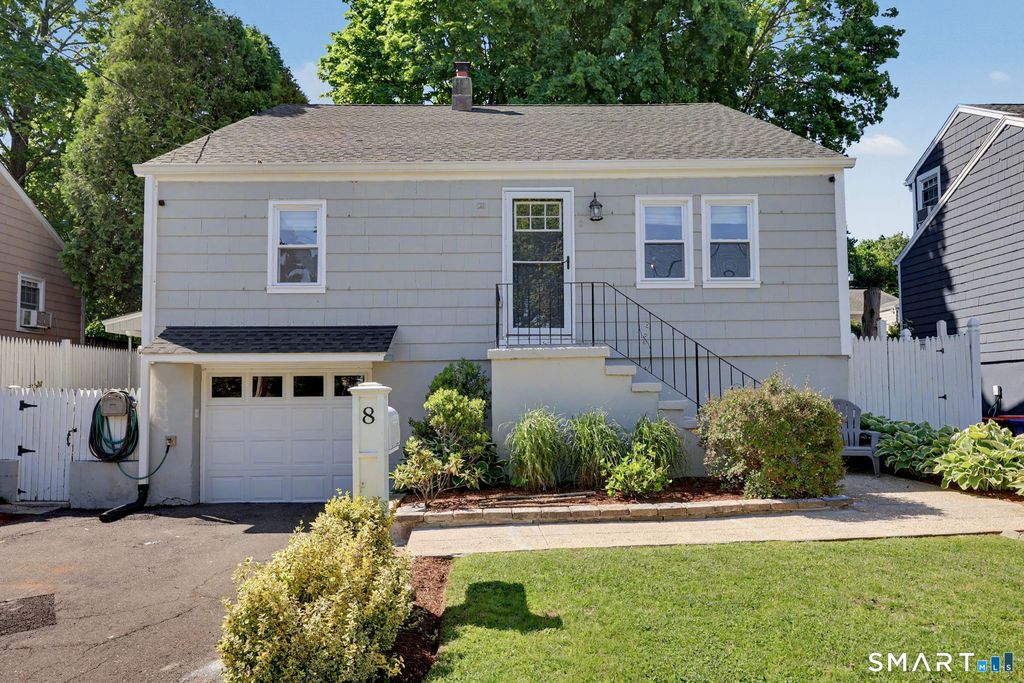 8 Wildmere Lane, Norwalk, CT 06851