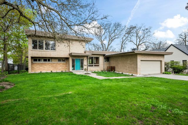 87 Ravinoaks Lane, Highland Park, IL 60035