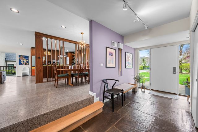 87 Ravinoaks Lane, Highland Park, IL 60035