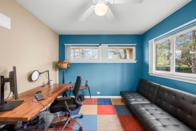 87 Ravinoaks Lane, Highland Park, IL 60035