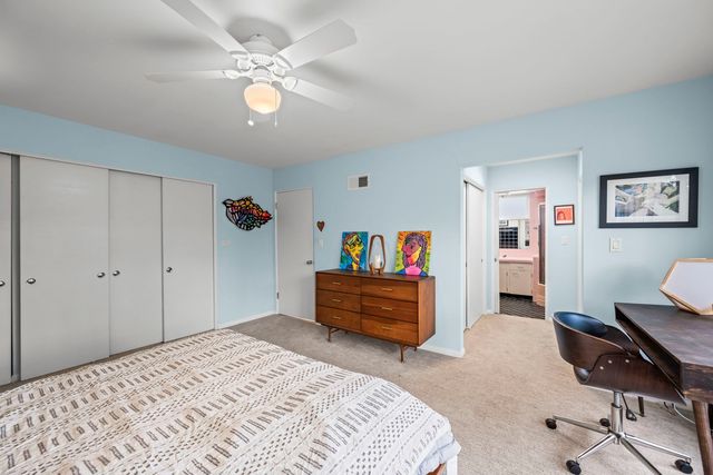 87 Ravinoaks Lane, Highland Park, IL 60035