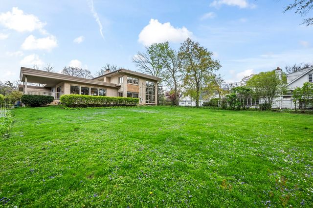 87 Ravinoaks Lane, Highland Park, IL 60035